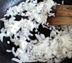Preprosto in hitro: recepti za pripravo juliena z gobami v žemljicah