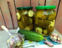 Cucumbers in cucumbers for the winter in jars: step by step recipes with photos